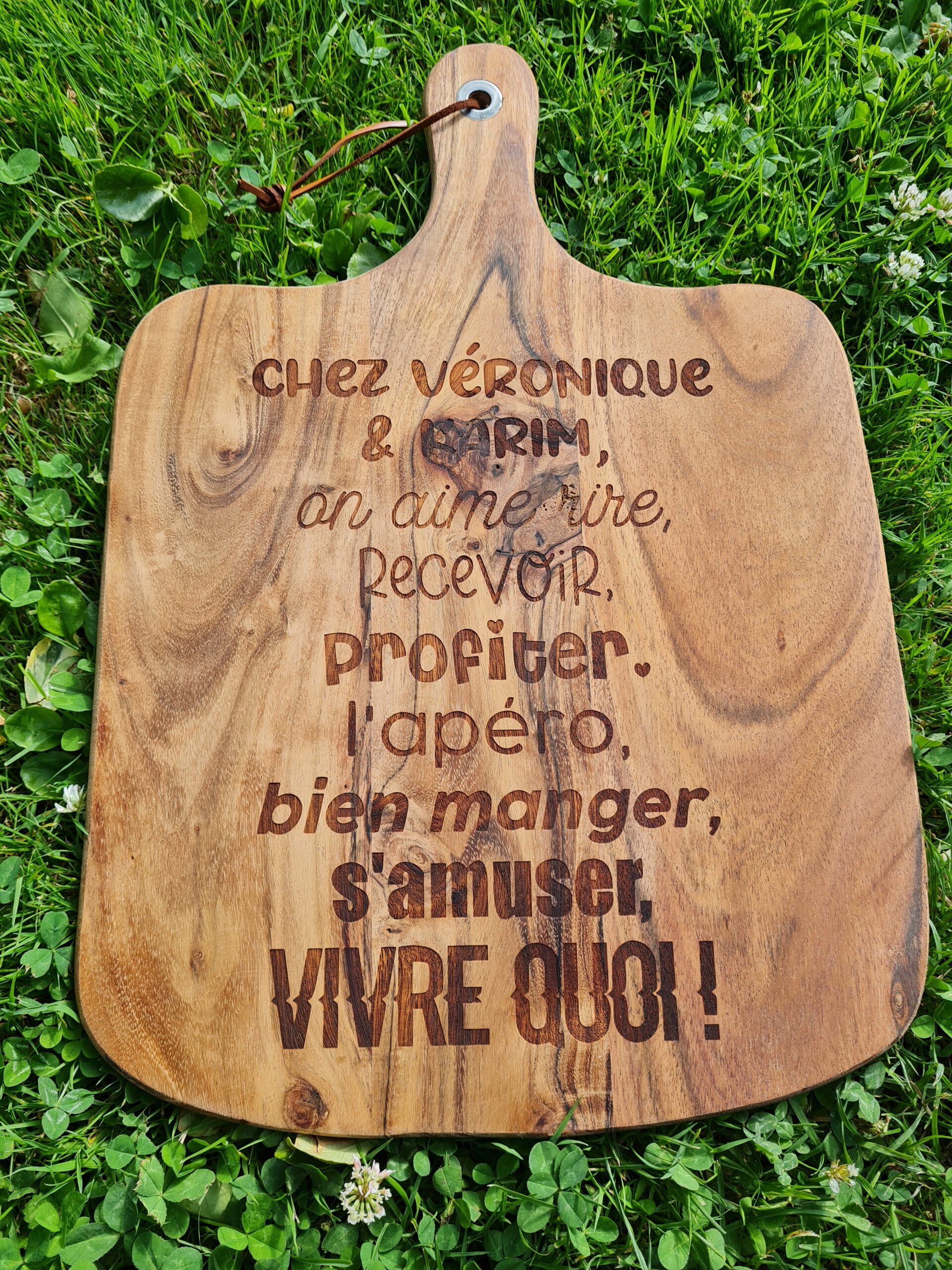 Planche acacia personnalisable
